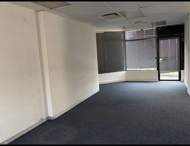 31M² OFFICE TO LET IN LA LUCIA